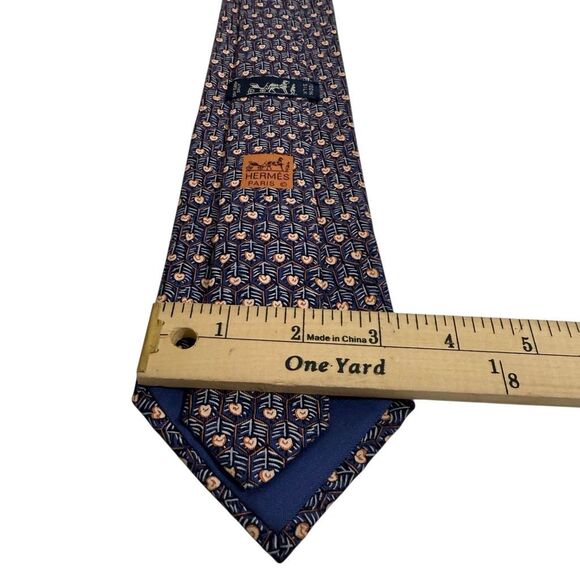 Hermes Paris Men's Blue Honeycomb Hearts Abstract Pattern Silk Necktie - Picture 7 of 9